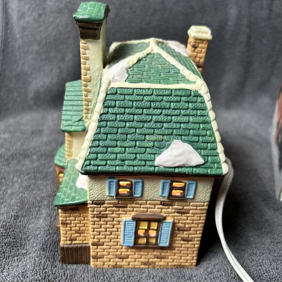 Dickens Collectables Porcelain Train Station Christmas Hand Painted Light Up - Picture 5 of 7